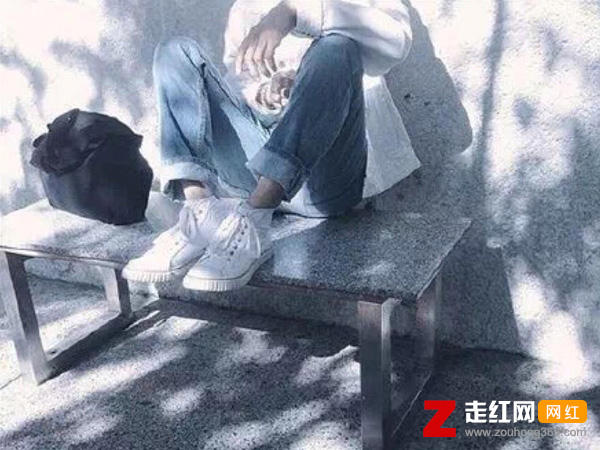 还偶尔断断续续还偶尔挥之不去是什么歌，不及歌曲介绍