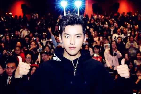 吴亦凡是炮神什么意思 同时交往多个女朋友