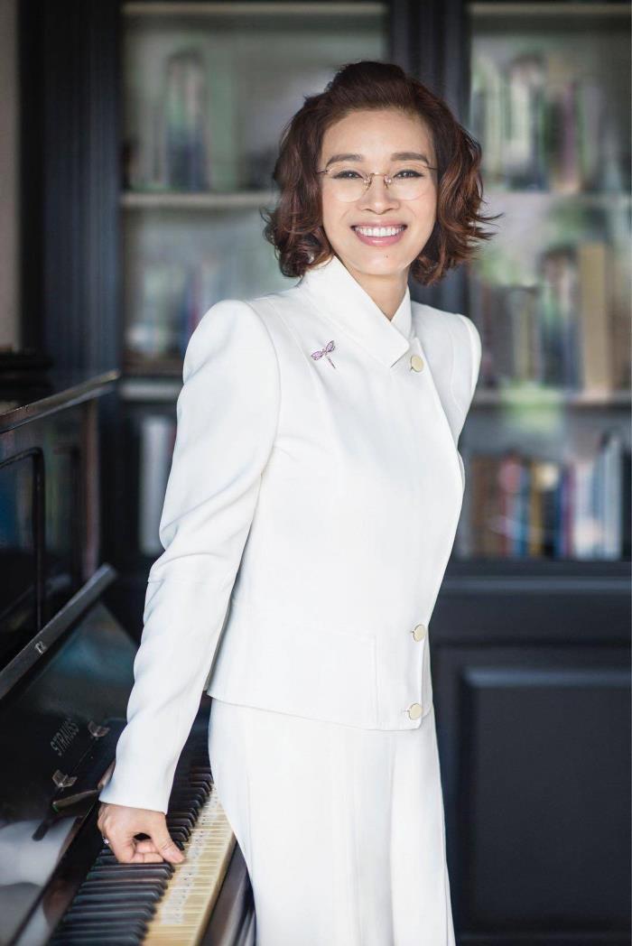 周立波老婆胡洁简历怎么发家的 胡洁和周立波到底是怎么回事