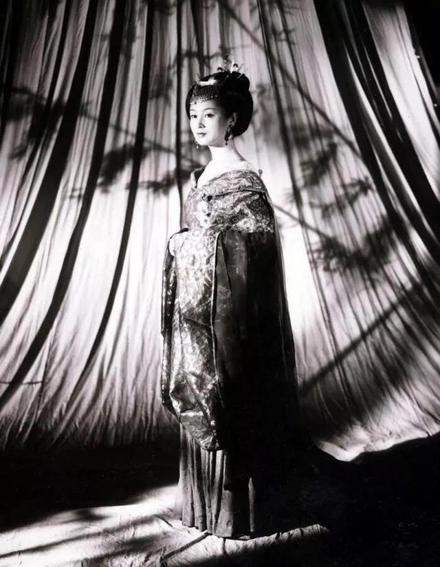 演员陈红结过几次婚 现任老公是谁