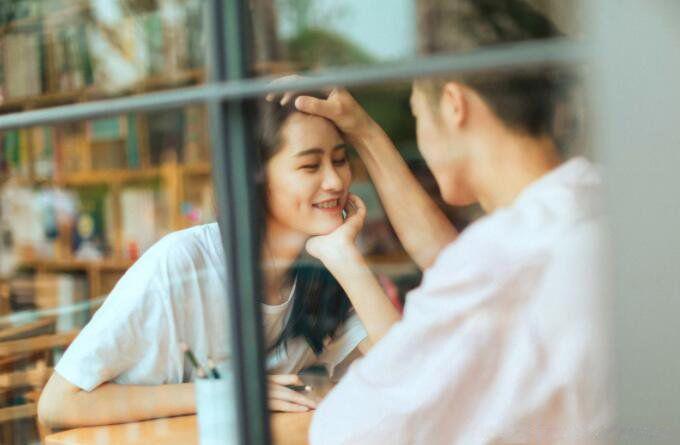 20条情话大全撩男朋友短句 高情商女人撩男人情话