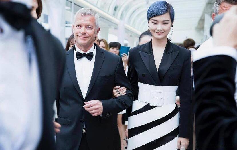 李宇春老公是谁 嫁78岁外国富翁？是保镖