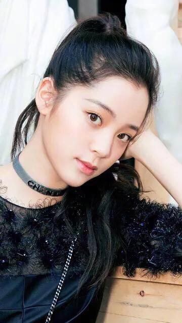 欧阳娜娜个人简历资料 身材真有料发育太好