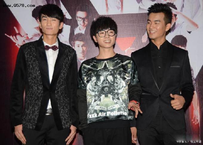 华晨宇母亲叫什么 华晨宇的妈妈是干什么的