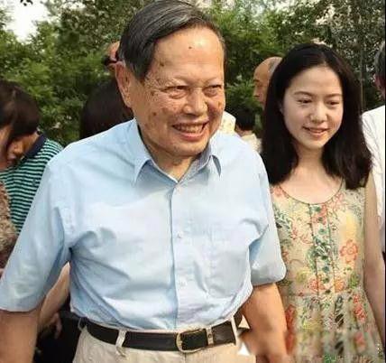 李政道和杨振宁谁的成就大 分道扬镳堪称老死不相往来
