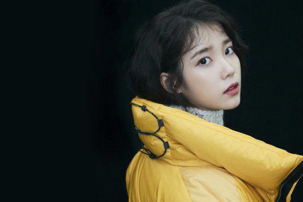 iu李知恩为什么被叫公交车 为什么说iu人品差呢