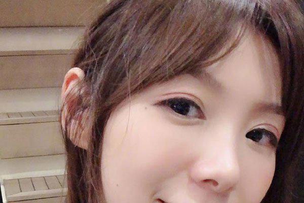 女解说小楼怎么就是公交车了 和王思聪暧昧过