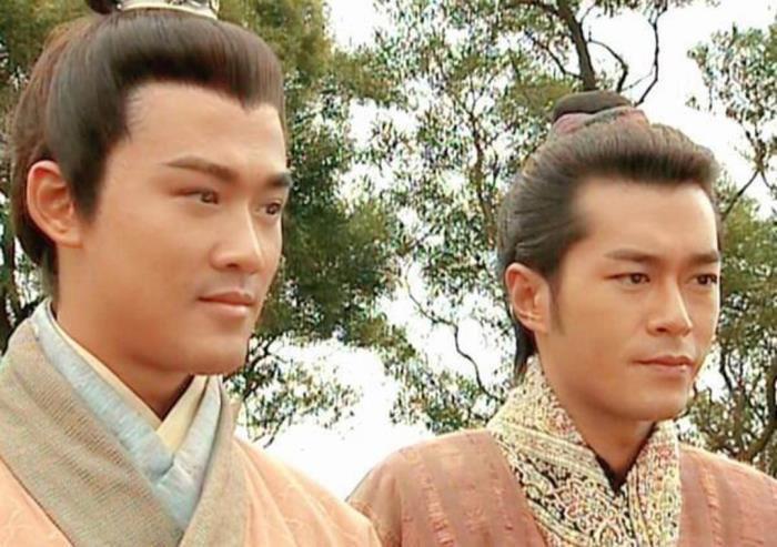 林峰是不是整容了 与小11岁的老婆张馨月敷面膜搞怪