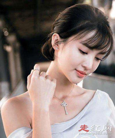 金晨现任男朋友是谁 和邓论一夜未停什么意思