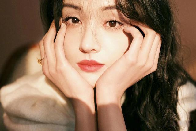 郑爽被退出娱乐圈了吗 能翻身那真的是太傻太天真