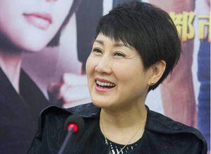 张凯丽的老公是谁 她一共有几任丈夫结过几次婚
