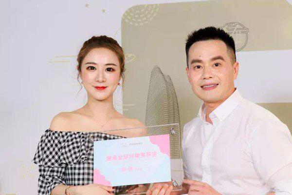 薇娅viya整容前 之前混娱乐圈的所以很漂亮