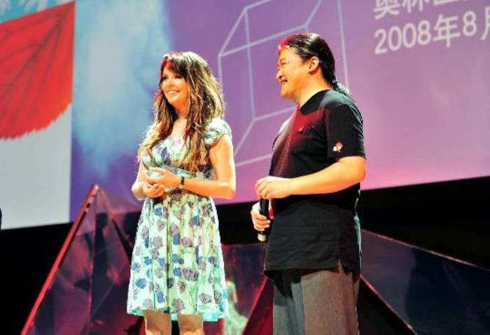 刘欢的妻子卢璐个人资料 硬核女人选择闪婚