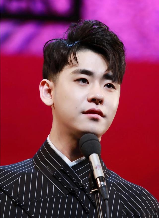 张云雷怎么消失了 离开过因为嗓子倒仓