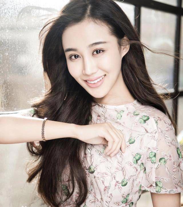 秦霄贤宣布恋情 和辛雨锡的恋情被拍到