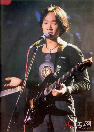 黄家驹哪年出的事 死亡真相葬礼现场都谁去了