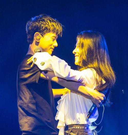 张碧晨跟张杰事件 事情的起因是营销号放风