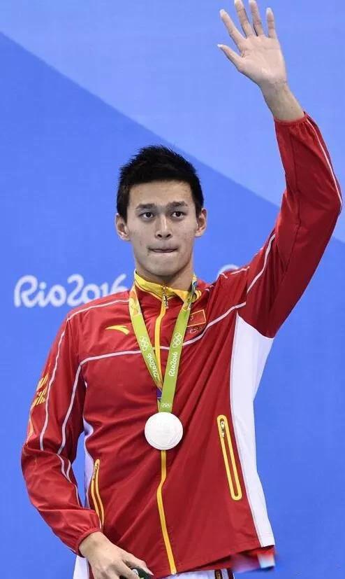 傅园慧为什么被踢出游泳队 无缘东京奥运会不可惜