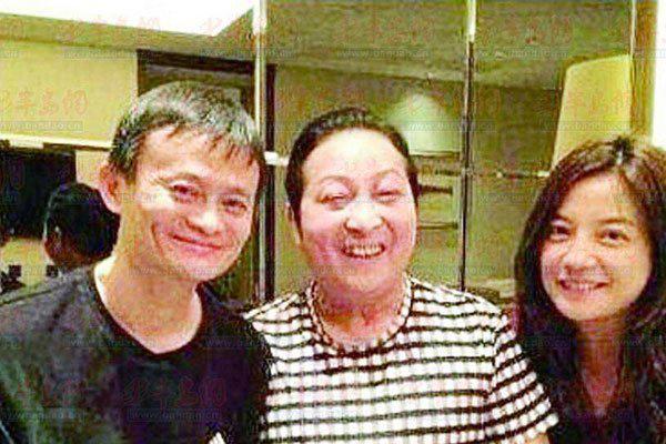 王林怎样利用赵薇的 只是合照还带着孩子不会乱来