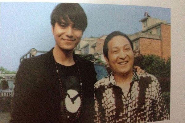 王林怎样利用赵薇的 只是合照还带着孩子不会乱来