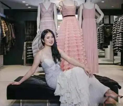 孟晚舟为什么不姓任 是因为她随了母姓