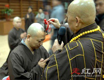 陈晓旭两任丈夫都是谁 曾陪着妻子一起剃度出家