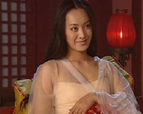 嫪毐与赵姬五天没下车的描写 和假太监爱的如漆似胶