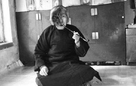 猫脸老太太真实事件是真的吗 诈尸吓的晚上都不敢出门