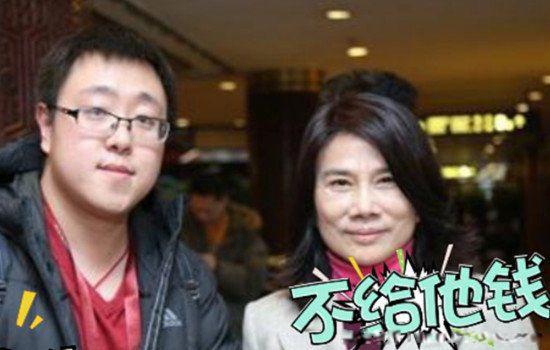 董明珠个人简短经历结了几婚 丈夫身份神秘(多版本)