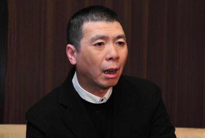冯小刚的白斑是怎样治好的 难以治愈索性放弃治疗