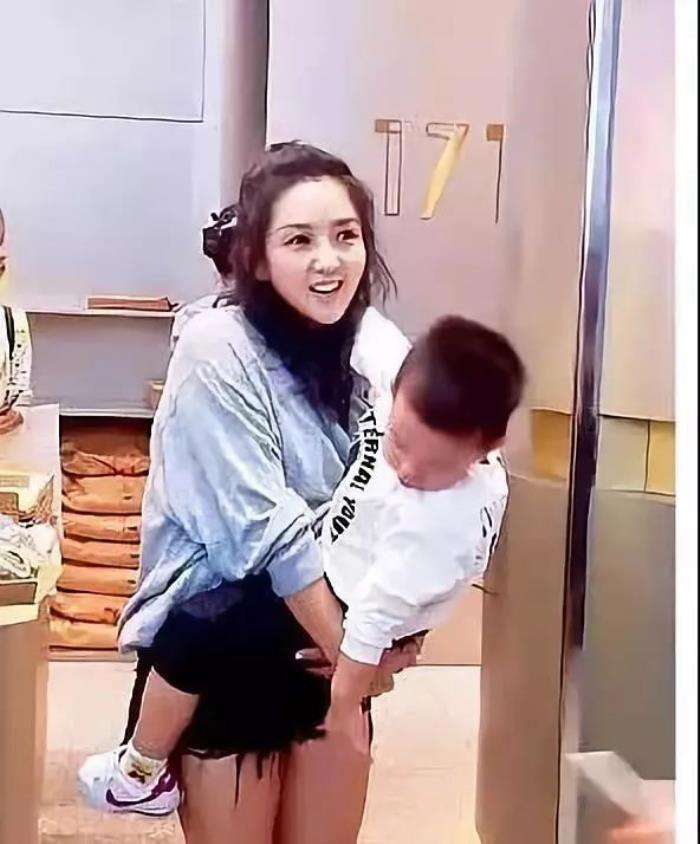 何洁赫子铭为什么离的婚 赫子铭那个太大怎么回事