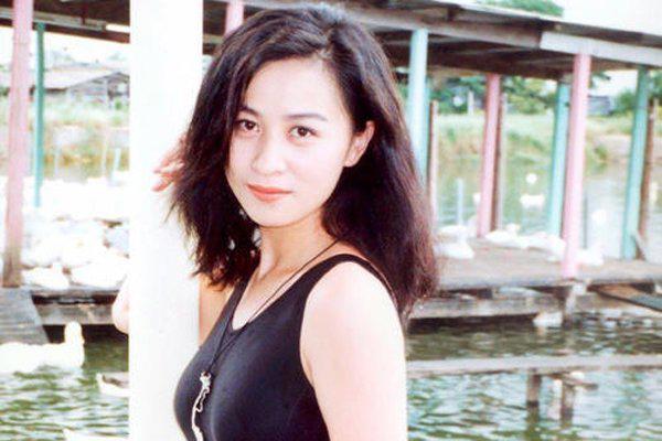 刘嘉玲被qj的录像完整是什么 一个人面对好几个小流氓