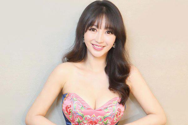 柳岩的真名叫什么名字 为什么那么多人不喜欢她