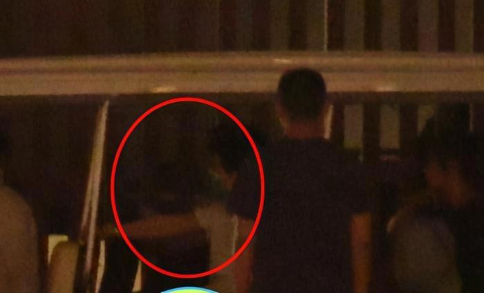 李健妻子孟小蓓个人资料简介 与妻子近况出游照片