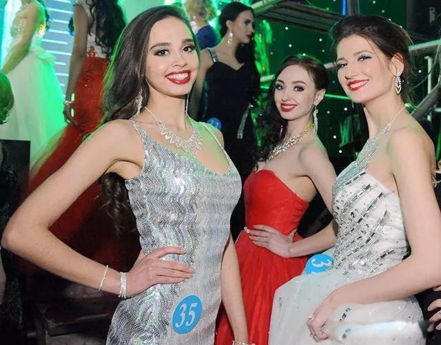 俄罗斯女人有狐臭啊 有一种体味很难闻