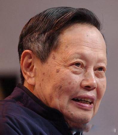 李政道和杨振宁谁的成就大 肯定是杨振宁成就大