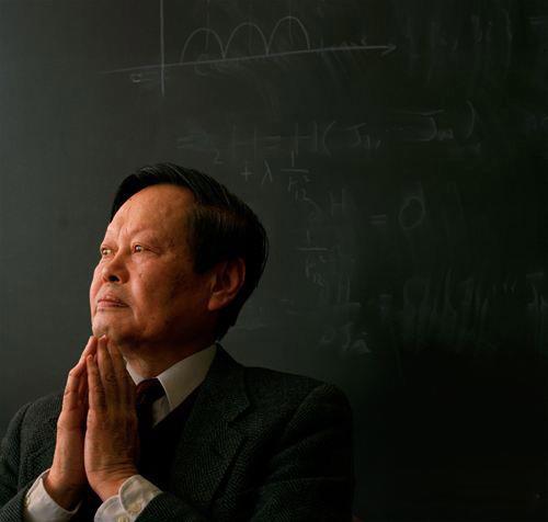 李政道和杨振宁谁的成就大 肯定是杨振宁成就大