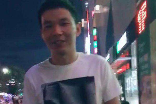 抖音忠哥事件是怎么回事 靠着怕老婆出名的网红