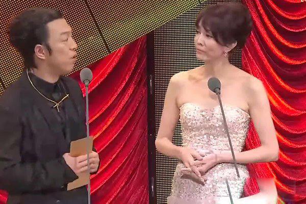 黄渤金马奖调侃17分钟救场回顾 不红都难