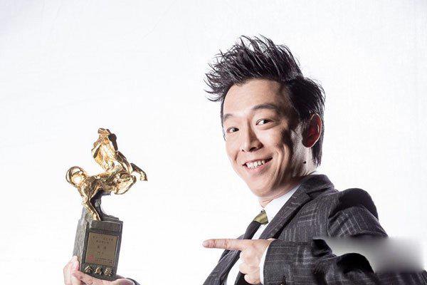 黄渤金马奖调侃17分钟救场回顾 不红都难