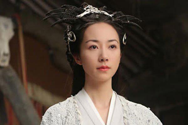 王思聪不敢惹韩雪吗 有钱的时候拼的就是背景