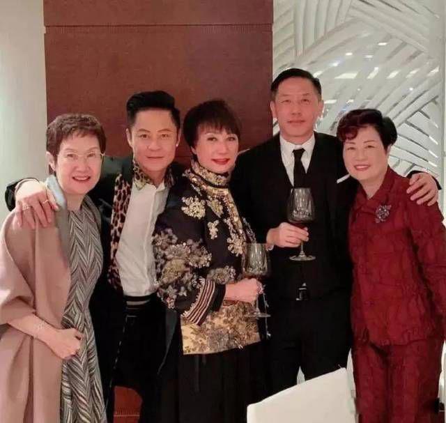 唐鹤德现状 60多岁守望张国荣依旧单身