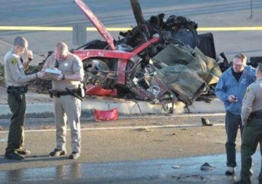 保罗沃克车祸事件图片 脸裂开被劈成两半好吓人