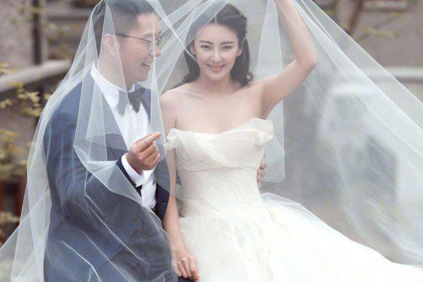 袁巴元前妻是谁有钱吗 圈外人婚姻反正不怎么好