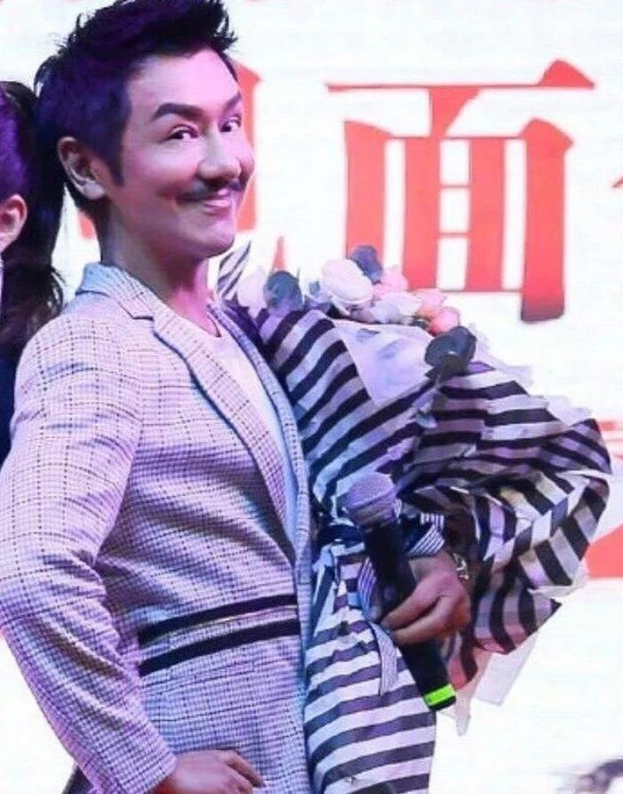 陈浩民陈嘉桓非礼门狼吻事件 老婆5年生4胎还晒剃毛