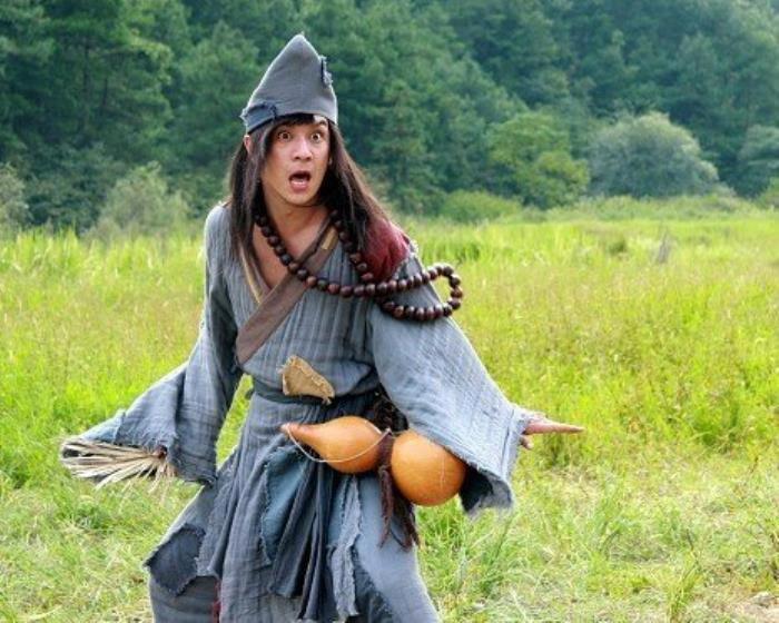 陈浩民陈嘉桓非礼门狼吻事件 老婆5年生4胎还晒剃毛