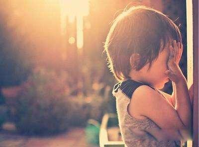 常在河边走哪能不湿鞋的意思 民间俗语它含有一定的道理