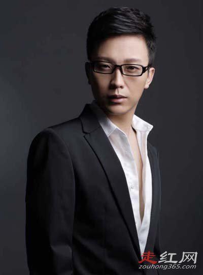 李玉刚个人资料简介及妻子 至今单身还是成家立业