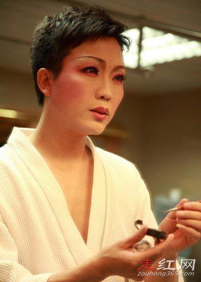 李玉刚个人资料简介及妻子 至今单身还是成家立业