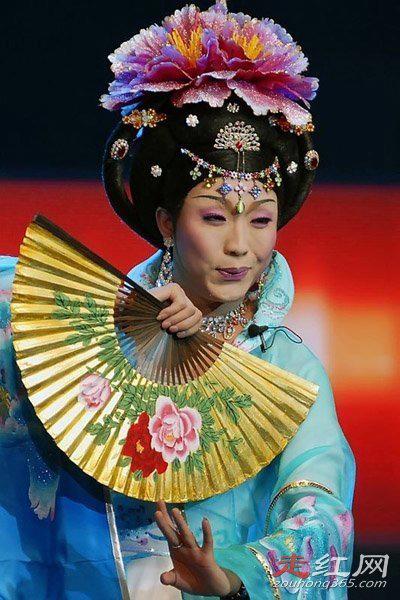 李玉刚个人资料简介及妻子 至今单身还是成家立业